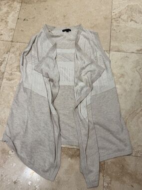 Banana Republic Womens Cream Open Front Handkerchief Hem Vest Sweater M/L - EUC